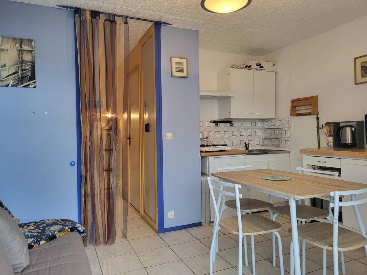 Studio Avec Terrasse, Parking Prive Et Acces Direct A La Plage - Fr-1-465-86 Merville-Franceville-Plage Exterior photo